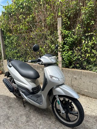 Peugeot Tweet 125 Scooter Plata