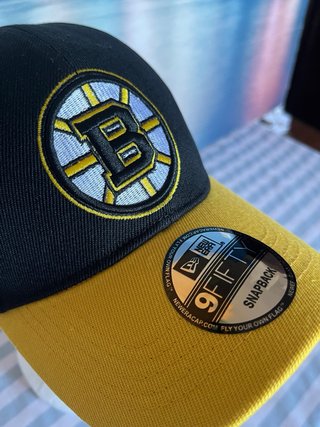Gorra New Era Boston Bruins NHL Negra y Amarilla