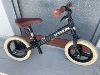 Bicicleta B'TWIN sin pedales para niños