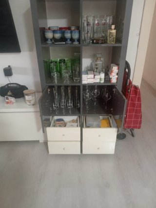 Mueble comedor Ikea gris y blanco