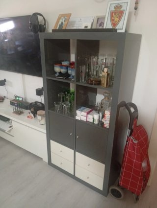 Mueble comedor Ikea gris y blanco