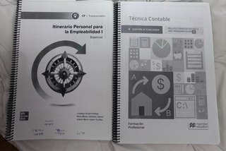 Vendo dos libros de Contabilidad y de IPE I.