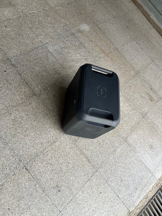 Bluetti AC180 - Estación de energía portátil
