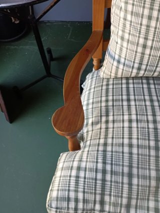 Sillón de comedor de madera