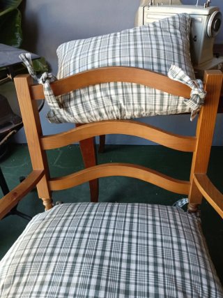 Sillón de comedor de madera
