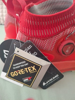 Botas de montaña Viking Gore-Tex sin estrenar