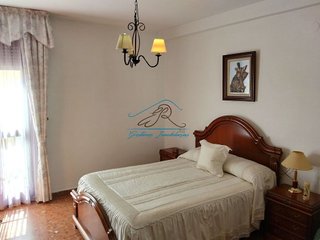 Casa adosada en alquiler en Poniente-Norte - Miralbaida - Parque Azahara en Córdoba