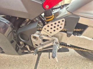 Honda Fireblade sportbike roja y negra