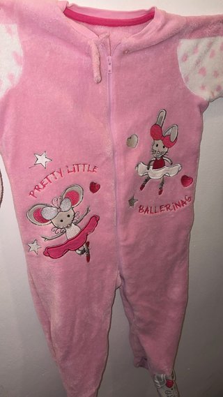 Pijama rosa de buzo