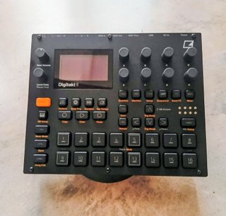 Soporte Stand para Elektron y otros equipos 30º
