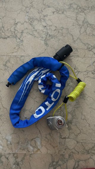 Cadena de seguridad para moto.