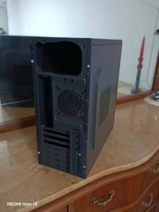 Caja / Torre PC AeroCool Negra