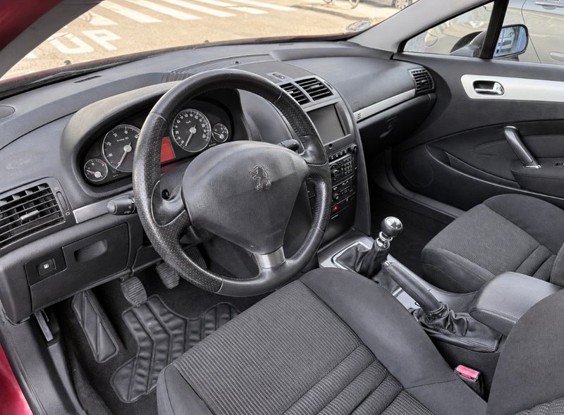 Peugeot 407 Coupé 2.2 Pack (2006) 2006, foto 9