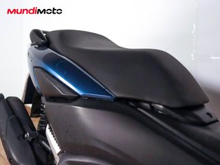 YAMAHA NMAX