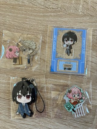 Figuras y llaveros Spy x Family Japón