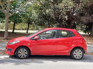 Mazda 2 2010