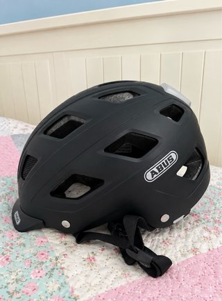 Casco para patinete y bicicleta ABUS Hyban Velvet