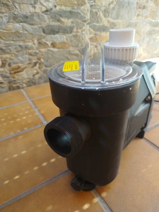Bomba Piscina Vevor Negra y Plateada