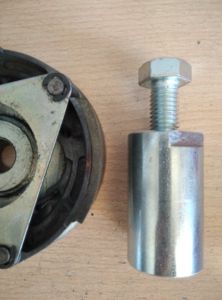 Embrague original y extractor para Derbi Variant