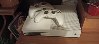 Xbox One S 1TB Blanca + 2 Controles