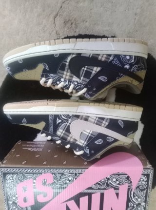 Travis Scott x Nike SB Dunk Low