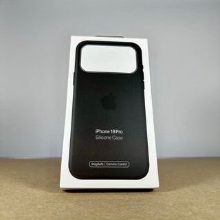 Funda iPhone 18 Pro Silicona Negra MagSafe