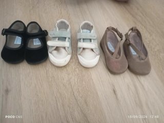 Zapatitos de niño negros y marrones