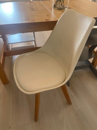 Mesa extensible Ikea y 4 sillas
