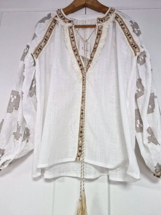 Blusa bordada abalorios nueva