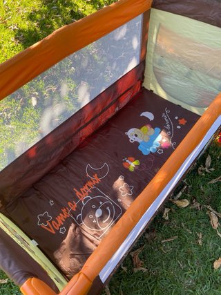 Cuna de viaje con colchón