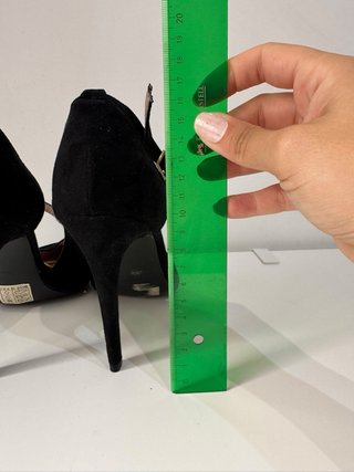 Zapatos de tacón negros