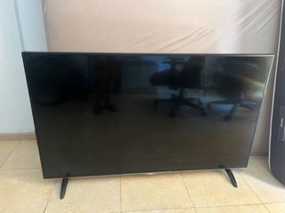 Televisor SABA 64 pulgadas 1.40m X 0.80m