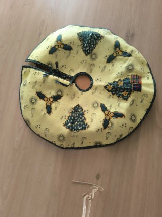 Cesta/bandeja de mimbre y madera