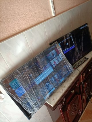 2 Televisores Smart TV 28 Negro/Multicolor