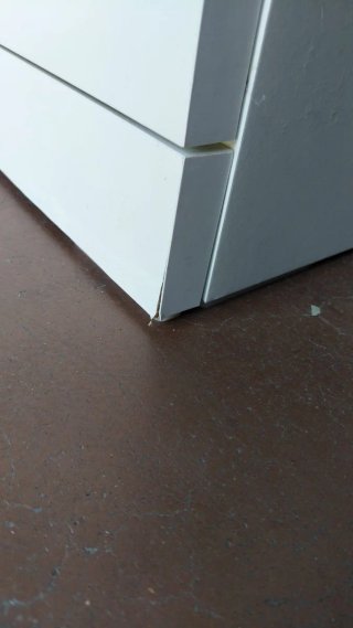 Cómoda blanca de madera