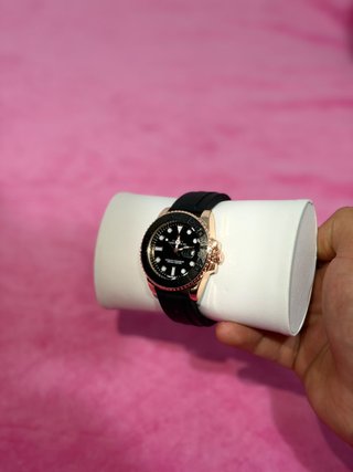 Reloj Deportivo Negro y Dorado nuevo sin uso