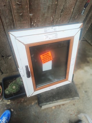Ventana PVC roble 600 altox500 ancho.basculante.