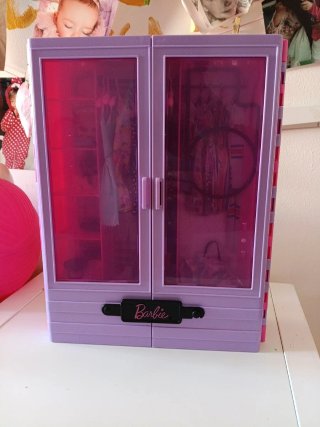 Maletin Armario Barbie con muñeca