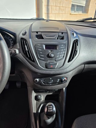 Ford Transit Courier Turismo