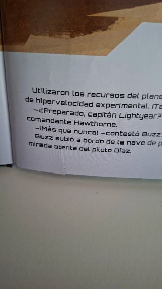 Lightyear Cine en Casa Cuento y Proyector