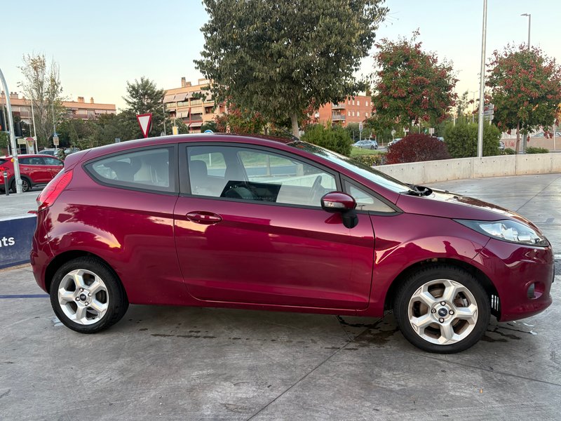 Ford Fiesta 2010, foto 4