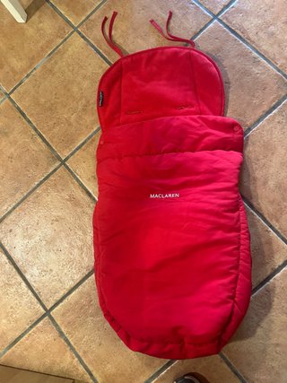 Saco de invierno Maclaren rojo