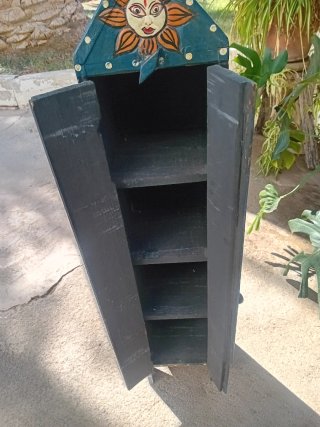 Armario decorativo madera pintado a mano