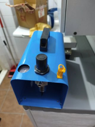 Compresor de pintura azul