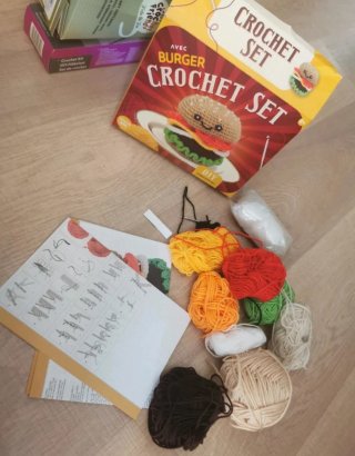 Kit amigurumis Burger, Zorro y Flores