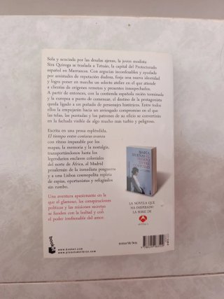 El tiempo entre costuras