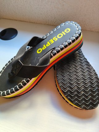 Sandalias Gioseppo negras y multicolor