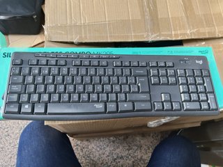 Logitech MK295 Combo Teclado y Ratón Inalámbrico