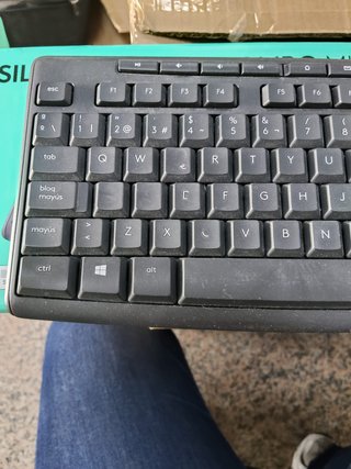 Logitech MK295 Combo Teclado y Ratón Inalámbrico