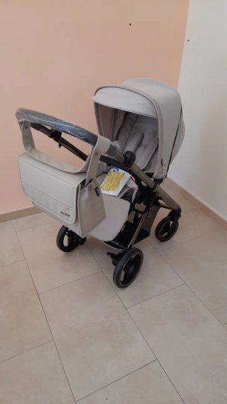 Carro Bebecar Nuevo a estrenar,tejido de ecopiel